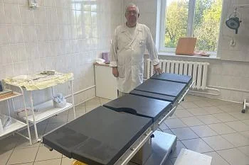 Черняховская больница получила два новых операционных стола Черняховская больница получила два новых операционных стола